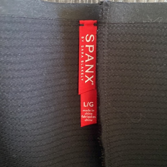 🍍SPANX🍍size large🍍C-2 - Picture 2 of 3
